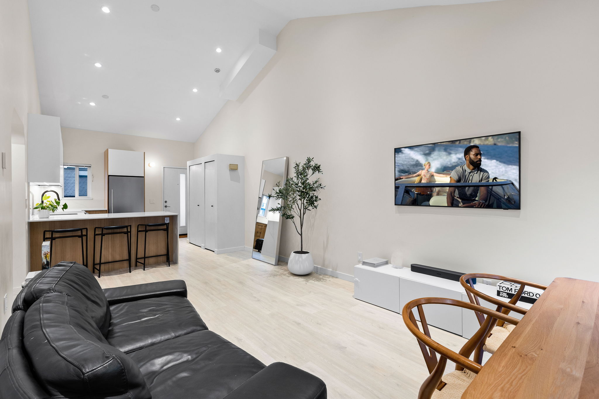 #408 – 1363 Clyde Avenue